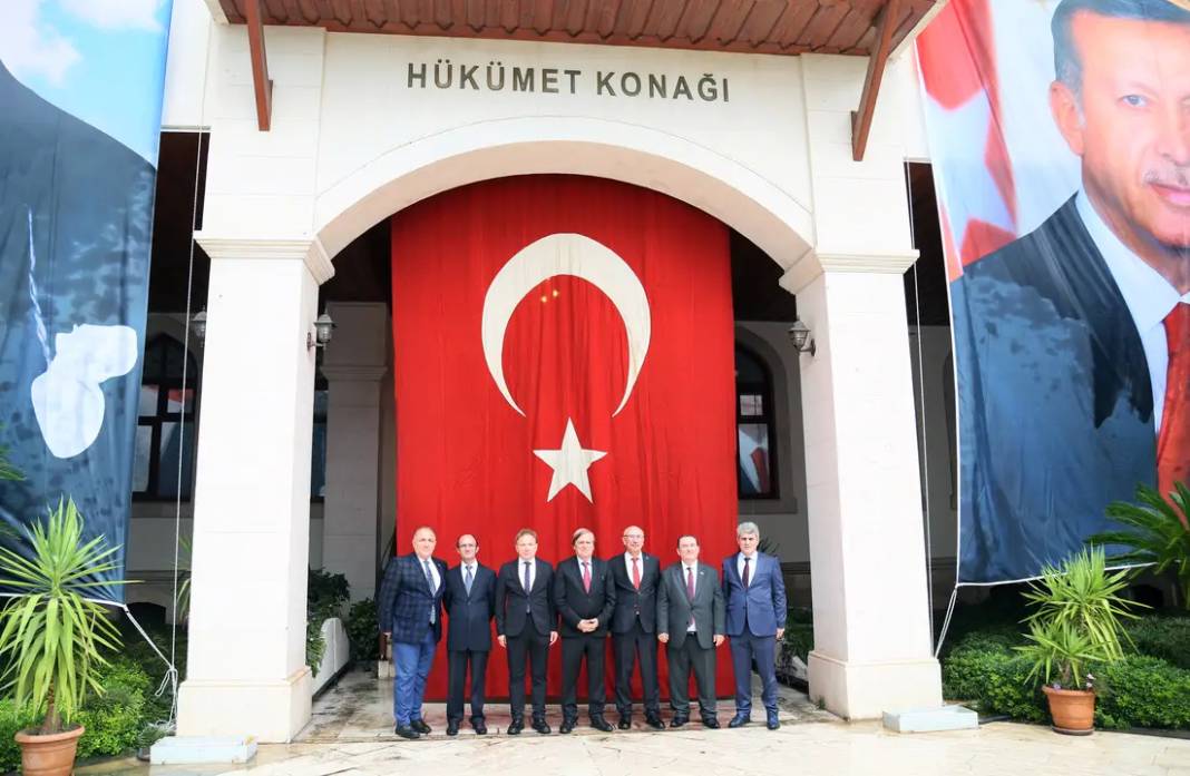 Cumhuriyetimize Tanık Türk Bayrağı Antalya’da Dalgalanıyor 3